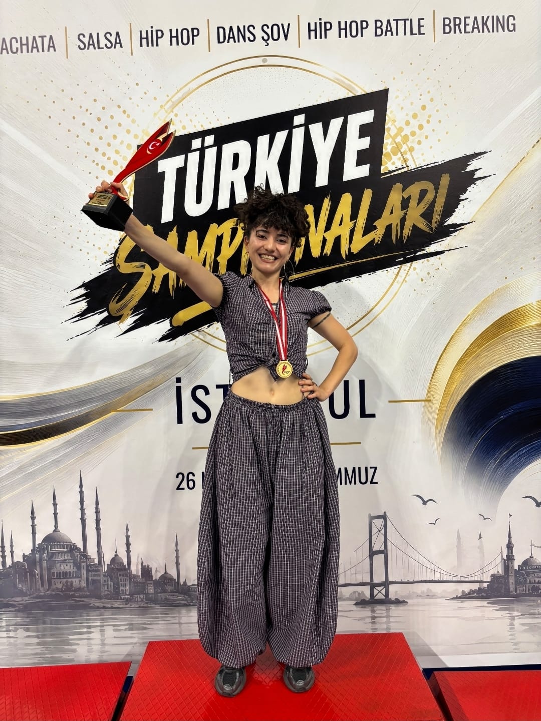 Dans Sporları Topluluğu eğitmenlerimizden Halime Hasırcı'dan TDSF Breaking Türkiye Şampiyonası’nda Türkiye Şampiyonluğu🏆